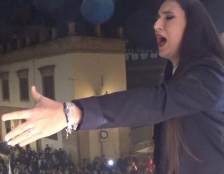 Ana Mar canta una saeta por seguiriya al Cristo de la Redención en su Descendimiento | 2018