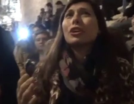 María José Pérez a la Soledad en su recogida saeta por carceleras |  2019