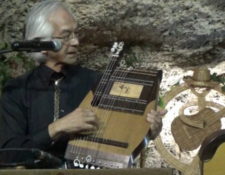 Jiro Yoshikawa y Isako Noguchi, concierto para dos mandolinas y Cuco de Luis Ricardo Bajin