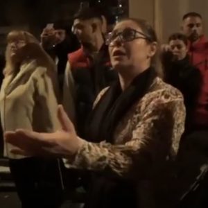 Montse Pérez, a la Virgen de la Soledad en su recogida, saeta por seguiriya | 2024