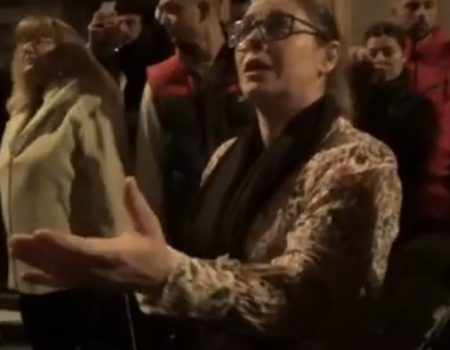 Montse Pérez, a la Virgen de la Soledad en su recogida, saeta por seguiriya | 2024