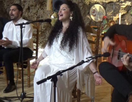 Rocío Segura con un tema de Terremoto